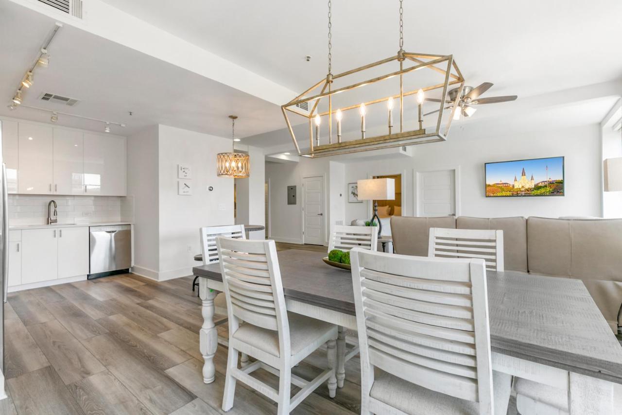 Luxury 4 Bedroom - Short Walk To Bourbon Street *